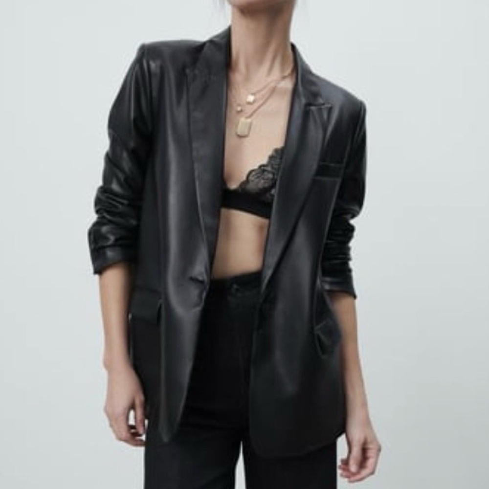 ZARA - women’s Black‎ faux leather jacket one button closure blazer size S